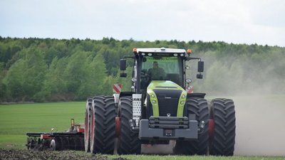 CLAAS: В ВОСЬМИ РЕГИОНАХ В ХОДЕ ПОЛЕВЫХ ДЕМОНСТРАЦИЙ БЫЛА ПОДТВЕРЖДЕНА ЭКОНОМИЧНОСТЬ ТРАКТОРОВ XERION 5000 И AXION 950