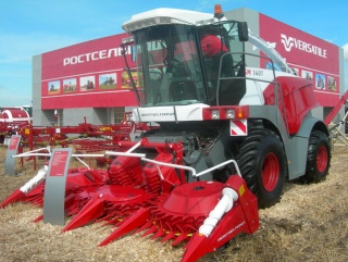 В Ростове наладят серийное производство нового зерноуборочного комбайна