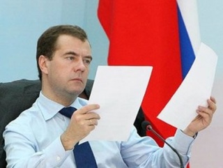 Медведев утвердил исключения из перечня "санкционной" продукции