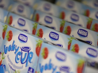 Чистая прибыль Nestle в первом полугодии упала на 9,5%