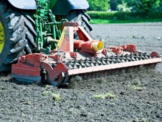 Земледельцы Саратовской области ведут сев ранних яровых культур