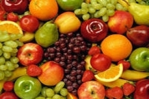 Торговцы из Литвы зарабатывают на реэкспорте фруктов в Россию